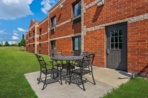 ทัศนียภาพภายนอกโรงแรม, ซูเปอร์ 8 บาย วินด์แฮม เอลจิน  (Super 8 By Wyndham Elgin) in เอลจิน (IL)