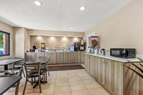 ห้องอาหาร, ซูเปอร์ 8 บาย วินด์แฮม เอลจิน  (Super 8 By Wyndham Elgin) in เอลจิน (IL)