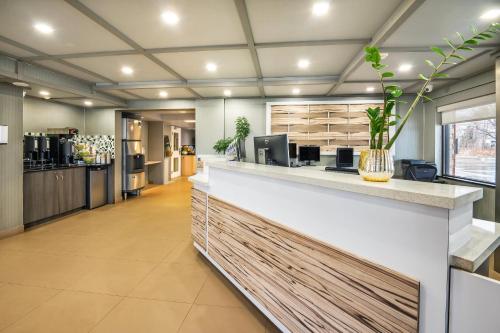 Hol, Quality Inn in Barrie (ON)