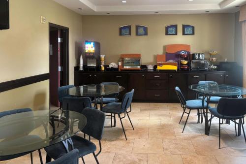 Toit ja joogid, RODEWAY INN & SUITES WINNFIELD in Winnfield (LA)