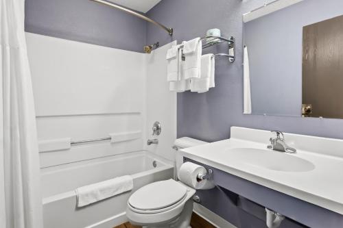 Red Carpet Inn & Suites North Sioux City - image 7