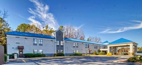 Quality Inn Raleigh near Walnut Creek Amphitheatre - image 11