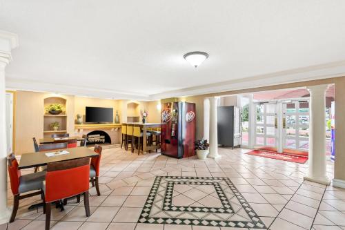 Econo Lodge Augusta North - Washington Road - image 13