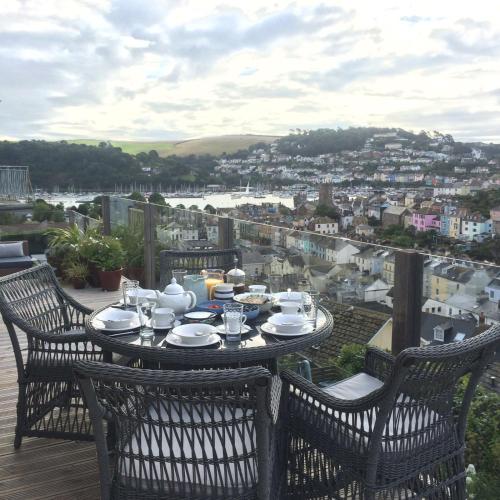 Compass Rose - Accommodation - Dartmouth