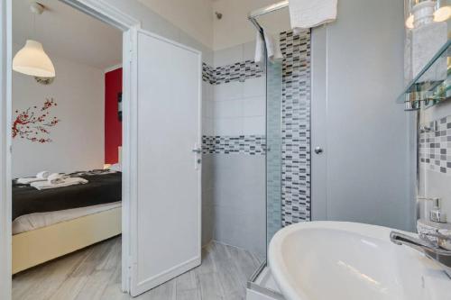 Rome Apartment with terrace - image 3