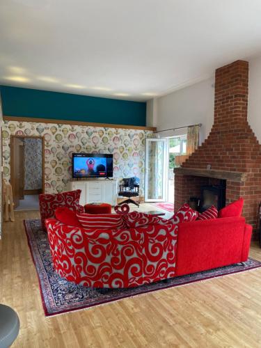 2 Bed Rural Retreat in Dorset Includes a private Hot Tub and cosy wood burner in Horton