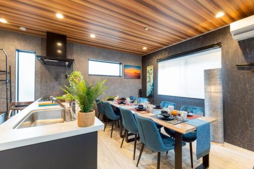 3-minute walk from Nishi-Shinjuku Station 100square meters Entire Private House 4LDK