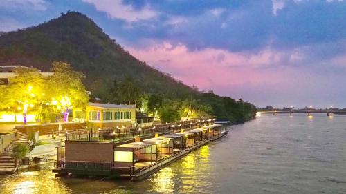 Blueskyraft Resort in Riverside