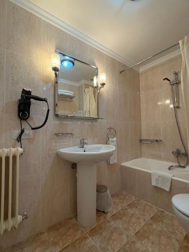 room detail thumbnail 2