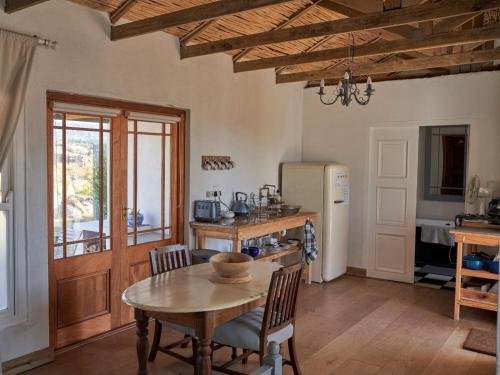 Konyha, Cedarpeak Mountain cottages in Porterville