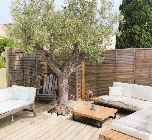 נוף חוץ, MAZET RÉNOVE Golfe de st TROPEZ (MAZET RENOVE Golfe de st TROPEZ) in קוגולין