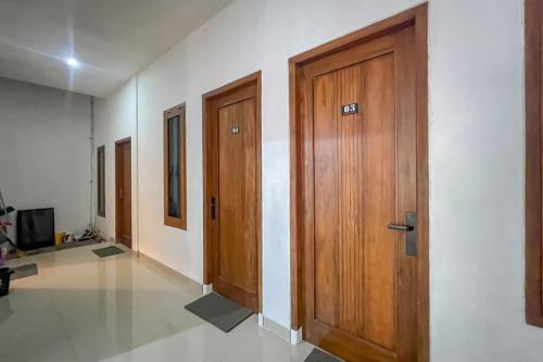 Tampilan eksterior, RedDoorz @ Dimens House Sragen in Sragen