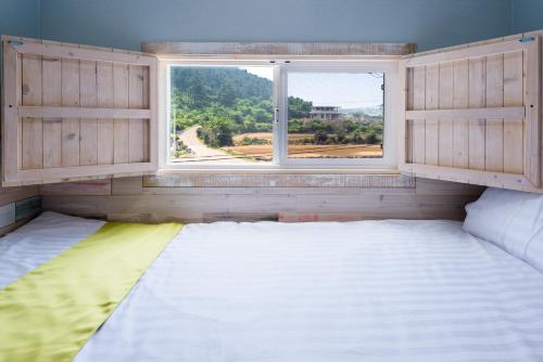 White star, Jeju