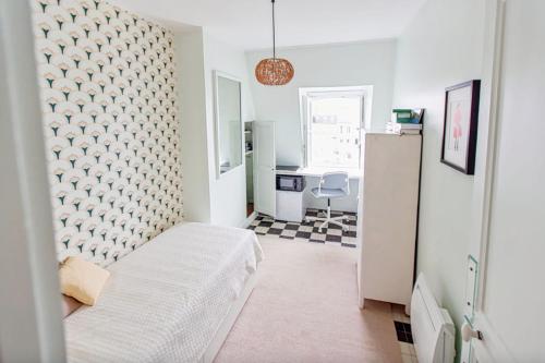 Bright Studio Next To The Champs Elysees
