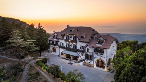 Elafos Hotel - 숙소 외관
