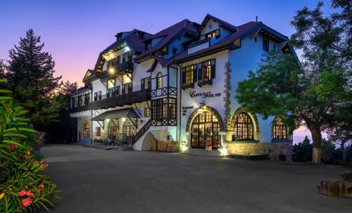 Elafos Hotel - 숙소 외관