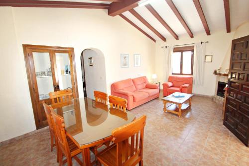 Santa Ana - pretty holiday property with garden and private pool in Benissa in โบไนเร