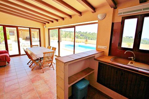 Santa Ana - pretty holiday property with garden and private pool in Benissa in โบไนเร
