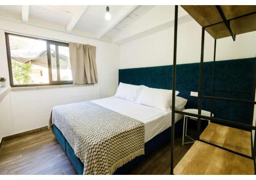 1 king bed, 1 sofa bed