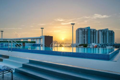 Residence Inn By Marriott Miami Beach South Beach — hotel in 1231 17th Street, Miami Beach US, 33139