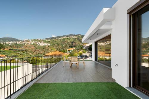 Dori's Modern Retreat by TMLC