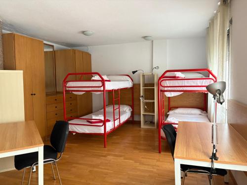 帕爾克拉瑞特大學生旅舍 (Residencia Universitaria Pare Claret) in 羅納城中心