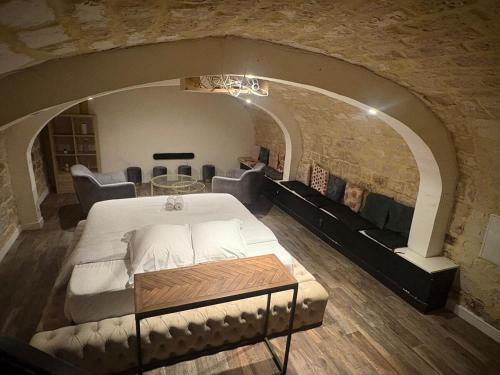 Two Floor Apartment with Home Theatre Room - image 8