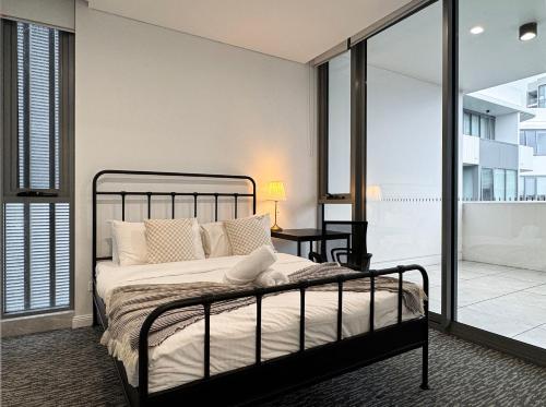 Quiet & Practical 2BR Apartment in Zetland