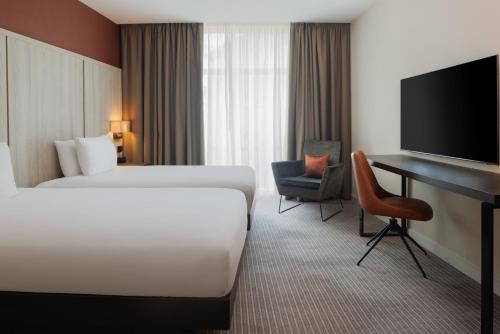 room detail thumbnail 1