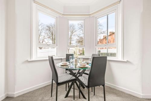 Cosy and Bright 3-Bedroom Flat, Glasgow (photo 2)