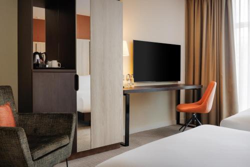 room detail thumbnail 1