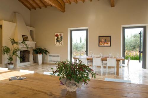 Agriturismo Tra gli Ulivi, Chiappini Winery 4