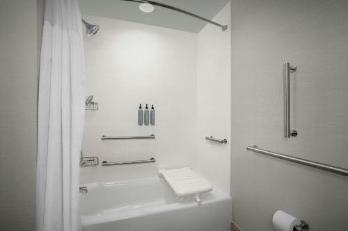 Courtyard by Marriott Atlanta Kennesaw - image 13