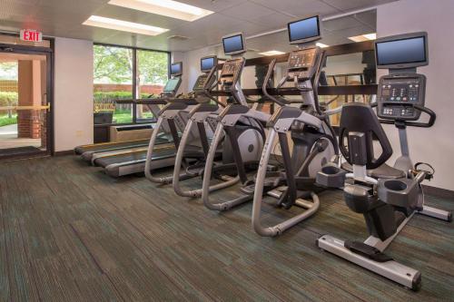 Courtyard by Marriott Dulles Town Center - image 6