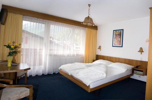 2 twin beds