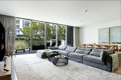 Facilities, High-end Beachfront 4BR Duplex with Patio Sea and Burj View in Pearl Jumeirah