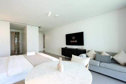 High-end Beachfront 4BR Duplex with Patio Sea and Burj View - main image