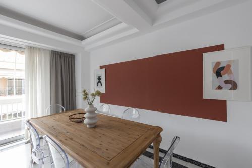 Massive 2 Apartment Combo Unbeatable Acropolis Views Sleeps 9 - image 3