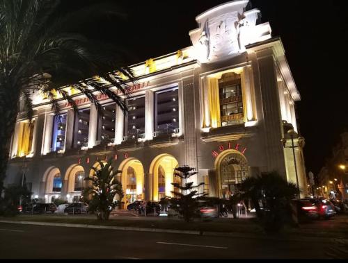 Le Grand Palais de la Méditerranée - Luxury 2BR in Hyatt Residence, Direct Beach Access, Promenade des Anglais - Top Choice In Nice, Niza (foto 2)