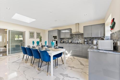 Stunning 6 bedroom in Wembley - Parking, Лондон