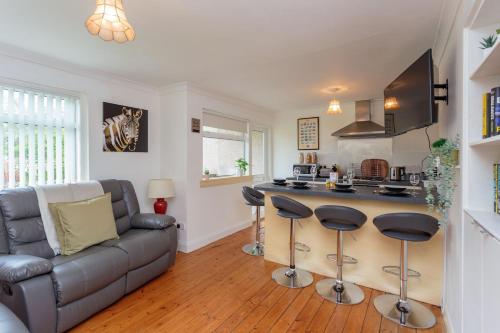 Free Parking - City Centre - 3 Bedrooms - 5 Guests in Corstorphine