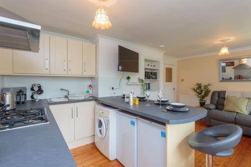 Free Parking - City Centre - 3 Bedrooms - 5 Guests in Corstorphine