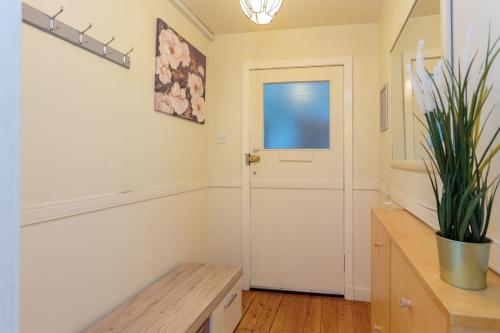 Free Parking - City Centre - 3 Bedrooms - 5 Guests in Corstorphine