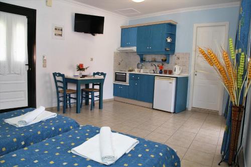 Helen Apartments Studios In Greece - 
