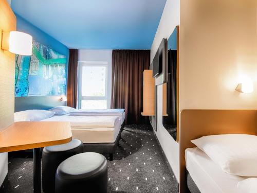 3 twin beds