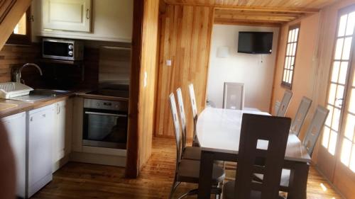 Chalet avec vue sur le Lac de Matemale in 默維林