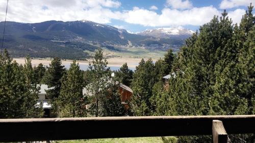 Chalet avec vue sur le Lac de Matemale in 默維林