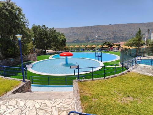 สภาพแวดล้อมโดยรอบ, Casas da Gruta - Bungalows in อัลคาเนนา