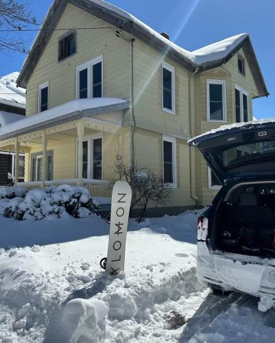 Spacious Central 4BR, Ski & Bike