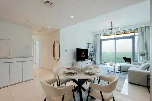 Sea View 2B Beachfront Luxury Emaar Beachfront, Dubai